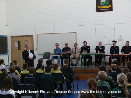 Speakers and students Gaelscoil Osari 2007